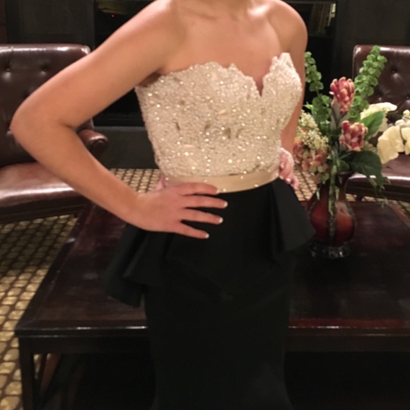 Mac Duggal Formal Dress - Picture 3 of 5